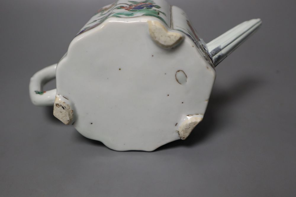 A Chinese famille verte petal-lobed teapot and cover, Kangxi period, 11cm